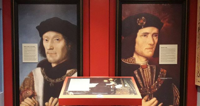 Portraits of Richard III and Henry Tudor in the Exhibition