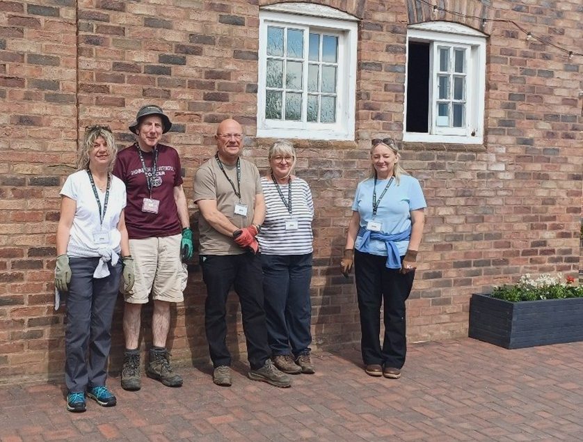Garden Volunteers Group Aspect Ratio 1055 800